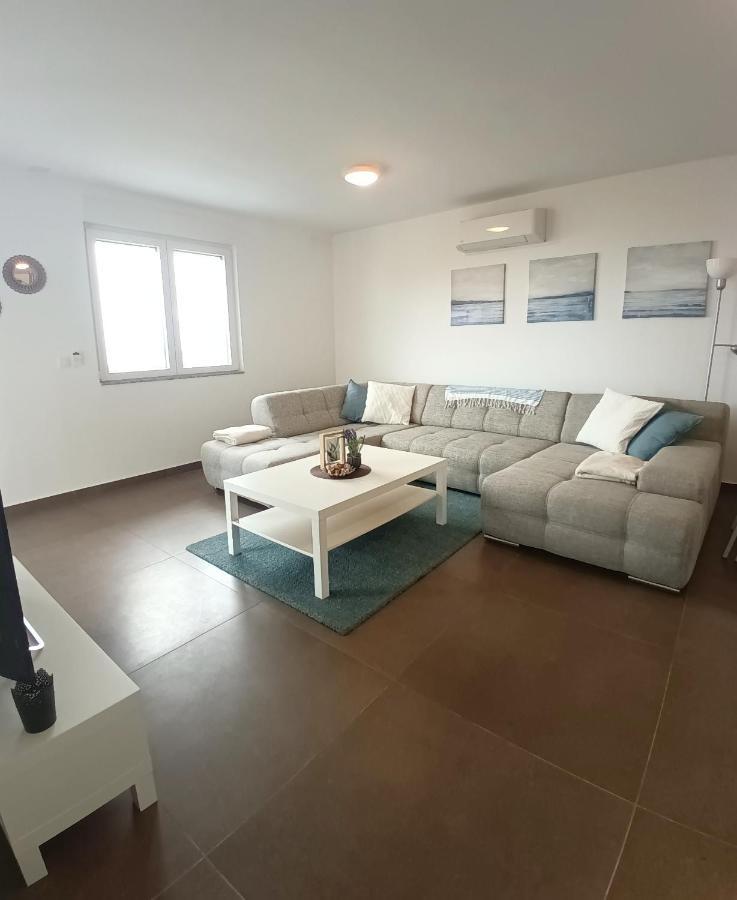 Searenity Pool Suite - Seafront Krmpote-Vodice 외부 사진