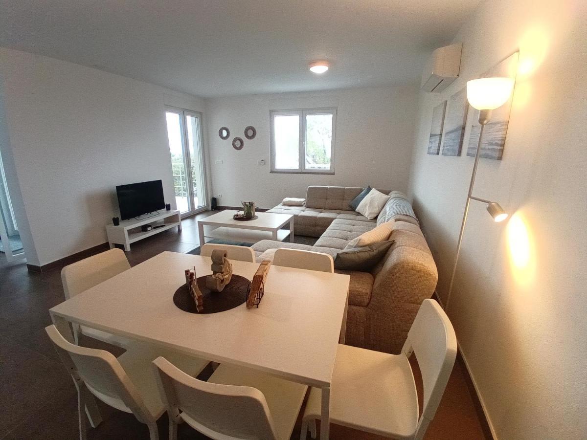 Searenity Pool Suite - Seafront Krmpote-Vodice 외부 사진