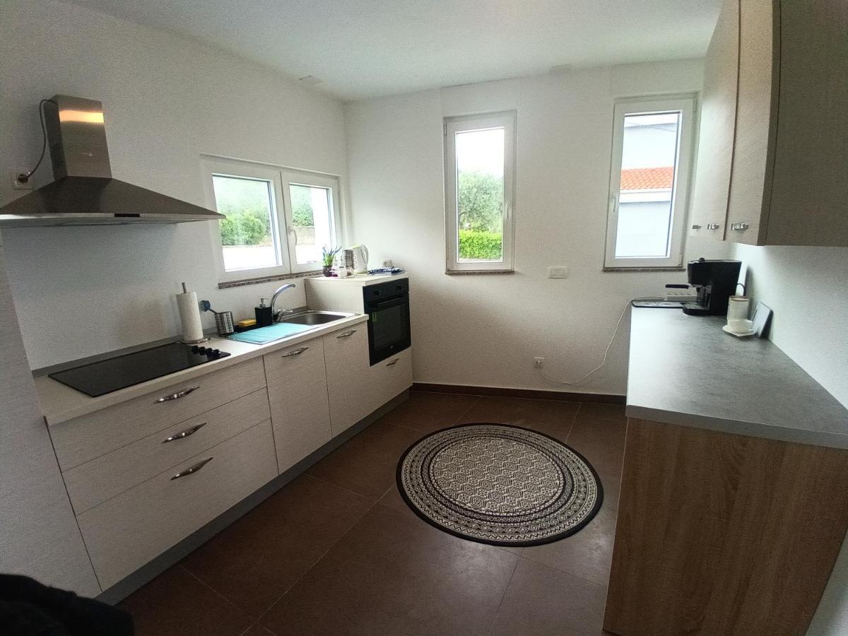 Searenity Pool Suite - Seafront Krmpote-Vodice 외부 사진