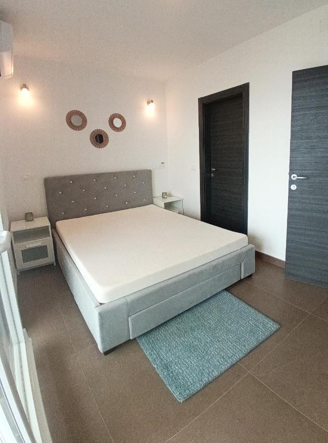 Searenity Pool Suite - Seafront Krmpote-Vodice 외부 사진