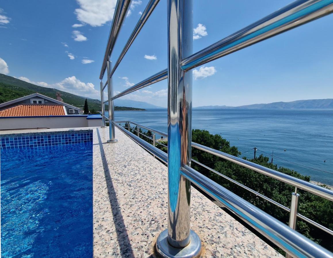 Searenity Pool Suite - Seafront Krmpote-Vodice 외부 사진